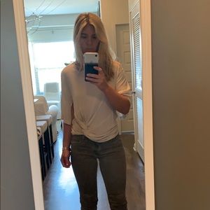 Cute lightweight top! No stains or tears